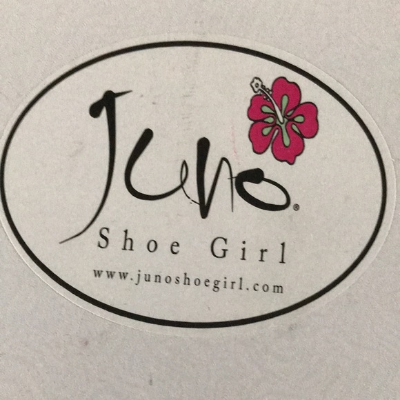 Turquoise & Rhinestone Necklace - Picture 4 of 8